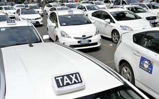 Taxi in sciopero: la riforma del trasporto non di linea in Italia