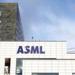 ASML registra ordini record spinti dall'IA, ma annuncia 1.700 tagli di posti di lavoro tra Olanda e USA