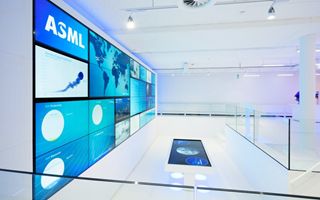 ASML in forte rally: azioni superano record e capitalizzazione oltre 200 miliardi