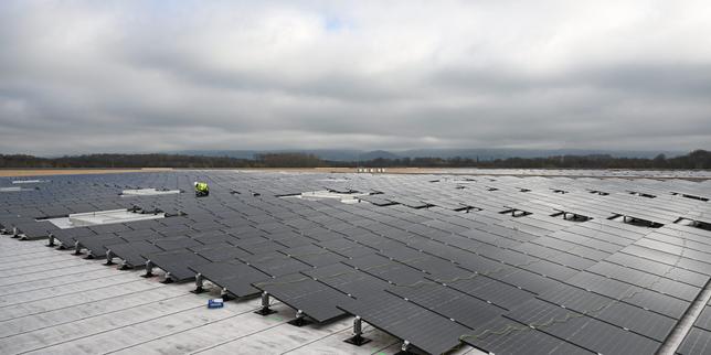 Il fotovoltaico supera l'idroelettrico: gare d'appalto sospese in attesa di nuova roadmap energetica