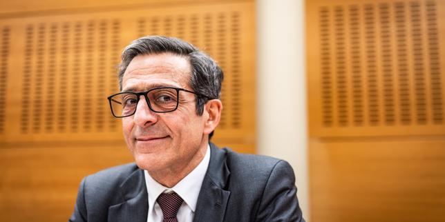 ARCOM: l’equilibrio di Martin Ajdari in una società polarizzata genera dissensi inevitabili