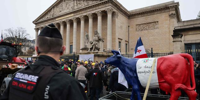 Francia non ratifica l’accordo UE‑Mercosur: la pressione degli agricoltori spinge Macron a rifiutare