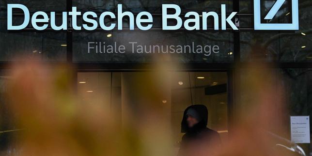 Deutsche Bank sotto perquisizione a Frankfurt per sospetti di riciclaggio di denaro da parte di Roman Abramovich