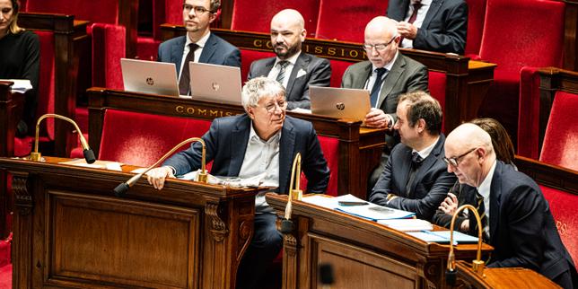 In Francia, migliaia di grandi fortune esentate dall’imposta sul reddito: le autorità chiedono dati