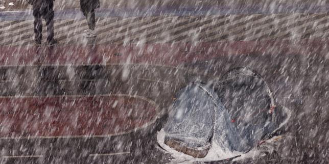 Parigi: 1.450 letti per senzatetto, ma la domanda supera l'offerta durante l'ondata di freddo