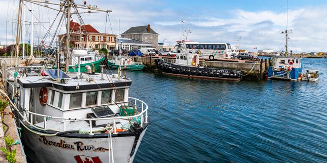 Saint-Pierre-et-Miquelon: la pesca in crisi a causa di conflitti politici e dipendenza dal Canada