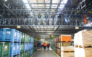 Ordini industriali statunitensi a novembre 2025 superano le previsioni con +2,7% mese su mese