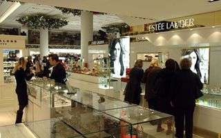 Estée Lauder: rating “Buy” di Citi dopo risultati Q2 e calo del titolo