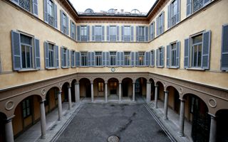 Mediobanca CIB: ricavi in calo del 20 % ma pipeline M&A promettente per il 2026