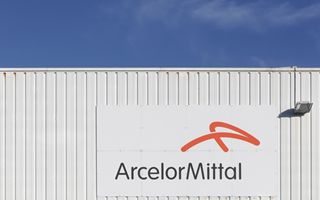 ArcelorMittal respinge accuse e lancia una richiesta di 1,8 miliardi di euro di risarcimento