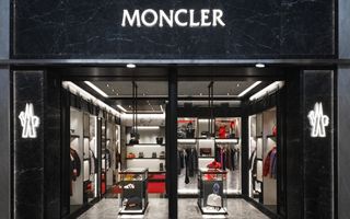 Moncler: ricavi consolidati superano i 3,1 miliardi di euro, cassa netta 1,5 miliardi
