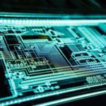 Lam Research supera le aspettative: utili e ricavi in crescita, rialzo prospettive 2026