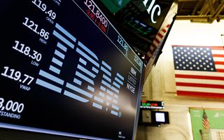 IBM supera le previsioni di Wall Street nel Q4 2025 grazie alla domanda di soluzioni AI