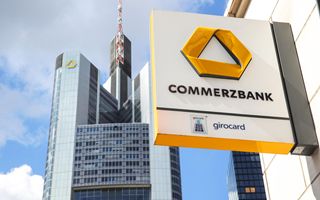 Commerzbank: utile 2025 in calo, nuovo buyback da 540 milioni di euro