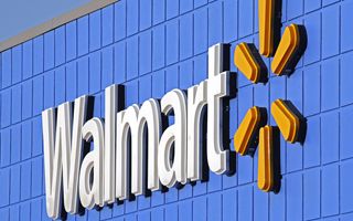 HSBC riduce rating Walmart a Hold: outlook 2025 sorprendentemente debole