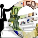 Rallentamento dei prezzi indebolisce l'euro: il mercato osserva la BCE