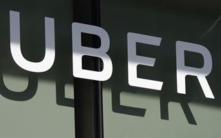 Uber registra record 2025: 200 milioni di utenti e crescita 22 %, ma prospettive 2026 in calo