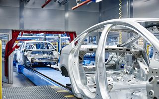 Wayve raccoglie 1,2 miliardi: la guida autonoma ridefinisce l’automotive