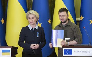 UE approva prestito di 90 miliardi di euro per l’Ucraina: Von der Leyen conferma l’impegno