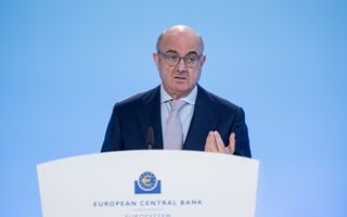 Eurozona più resiliente del previsto: De Guindos prevede crescita accelerata nel 2026