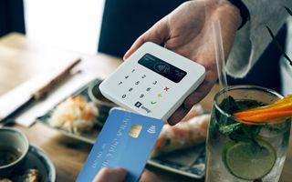 Costi della vita in aumento, ma gli italiani continuano a concedersi spese extra