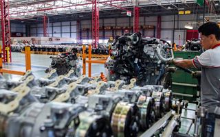 Iveco Group 2025: ricavi delle Continuing Operations scendono a 13.428 milioni di euro, calo del 6,9 %