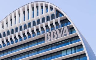 BBVA registra utili record di 10,5 miliardi di euro nel 2025
