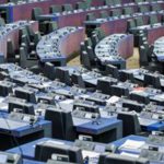 UE accelera l’asilo: Parlamento approva nuove norme per ridurre i tempi di attesa