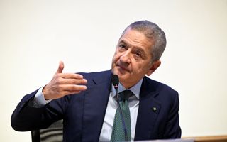 Divergenza tra azioni, bond privati e titoli sovrani: impatti dei dazi del 2025 e rialzi storici