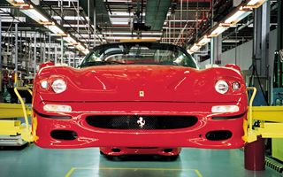 Ferrari mira a 7,5 miliardi di euro di ricavi nel 2026, con margini in lieve aumento
