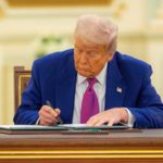 Trump sfida la Corte Suprema: annuncia dazi globali al 10%