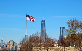 PMI Manifattura USA a 51,9 in febbraio 2026: rallentamento oltre le previsioni