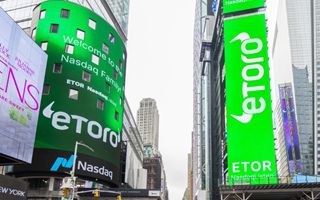 eToro: utile 2025 in crescita al 12% a 216 milioni di dollari, AUM oltre 18,5 miliardi