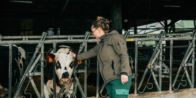 « Chaque ferme, chaque patron a son caractère et ses méthodes de travail, il faut s’adapter » : dans le quotidien des salariés agricoles