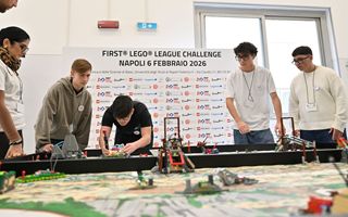 Federico II accoglie la First Lego League: centinaia di studenti di 13‑17 anni gareggiano in robotica e STEM