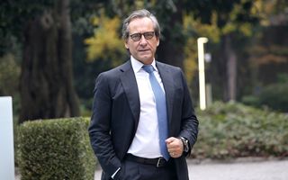 Enel e De Angelis: piano di leva finanziaria ambizioso ma sostenibile