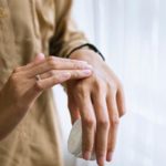 Almirall: fatturato a doppia cifra e utile quadruplicato grazie a Ebglyss