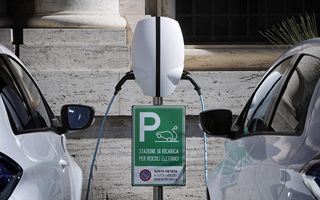 Incentivi UE per auto elettriche: solo con almeno il 70% di componenti europee