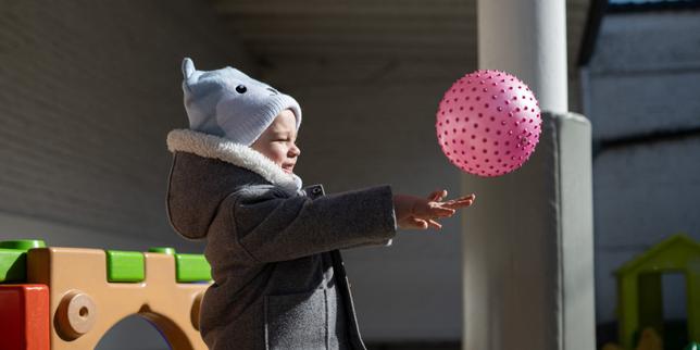 Record di chiusure nei centri di prima infanzia: l'inflazione post‑2022 esaurisce le casse di allocazione familiare