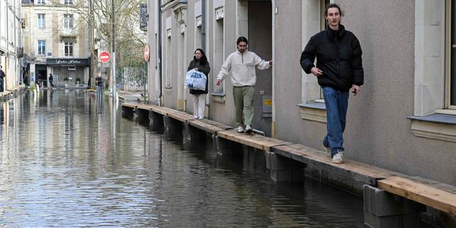 Inondazioni in Francia: oltre 300 strade chiuse, traffico ferroviario quasi ripristinato