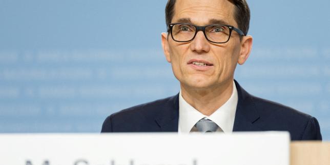 Franco svizzero in vetta: la valuta rifugio supera dollaro ed euro in tempi di turbolenza geopolitica