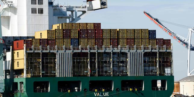 Trump impone dazi del 10% su importazioni: vigore dal 1 aprile al 24 luglio 2023