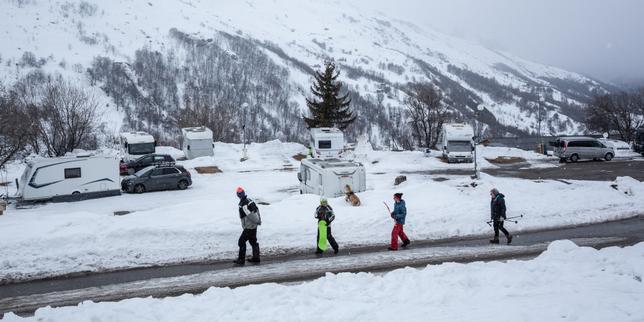 Caravaneige: il campeggio in alta quota che ridefinisce l’esperienza sciistica