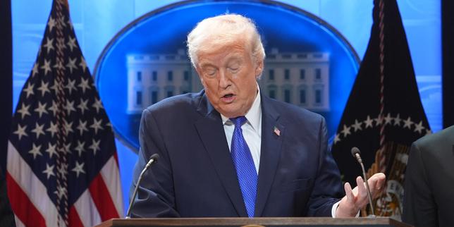 Trump approva tassa doganale globale del 10 % in risposta alla sentenza della Corte Suprema