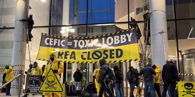 Il regolamento REACH in pericolo: l’industria chimica mette a rischio la riduzione dell’inquinamento