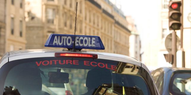 Bilancio 2026: restrizioni al CPF, al permesso di guida e alla formazione linguistica