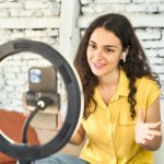 Digital creator e influencer: 93 % micro e piccole imprese, 3 800 a Milano