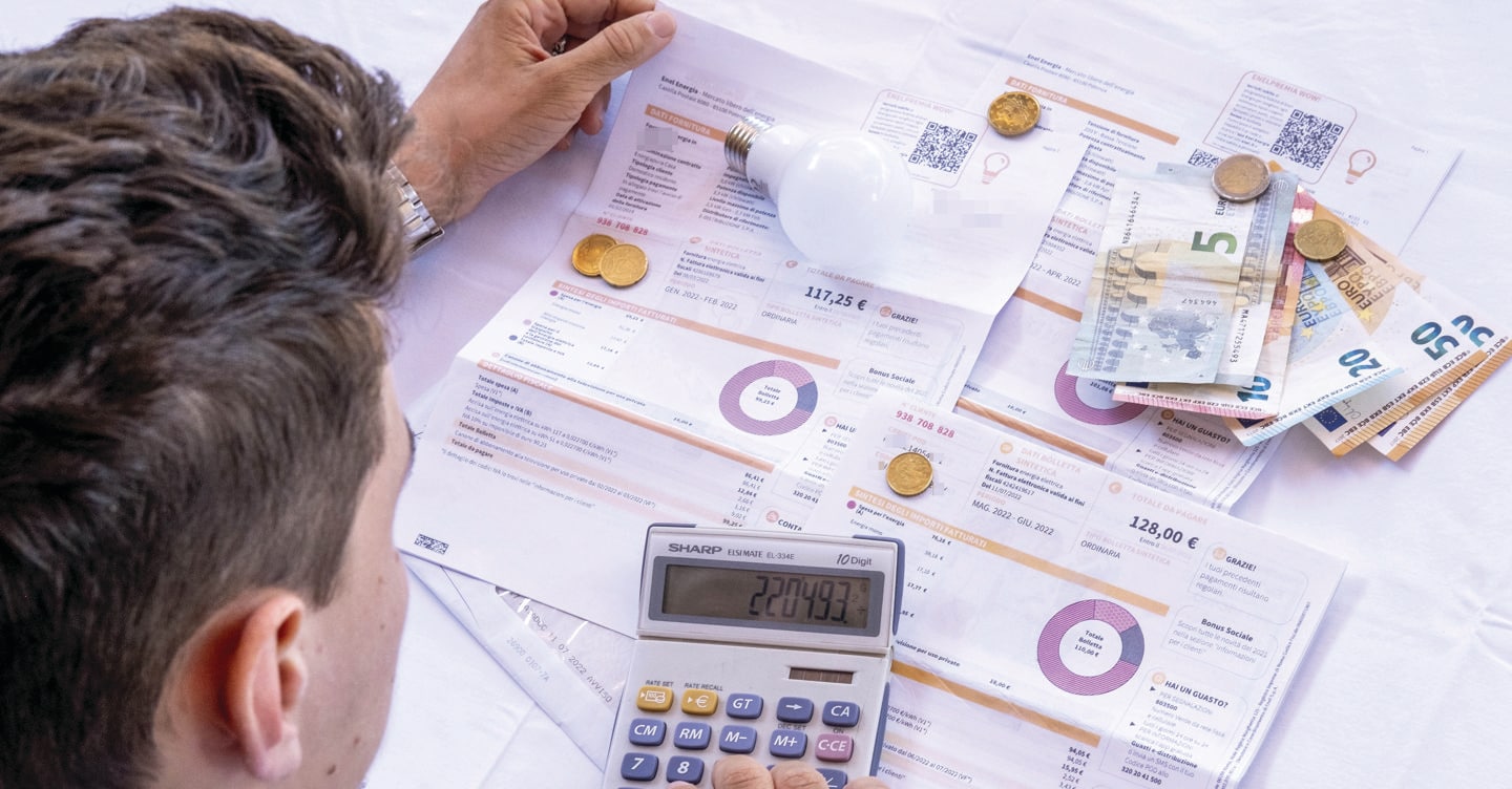 Fringe benefit: come le aziende scontano le bollette dei dipendenti e ne traggono vantaggi fiscali