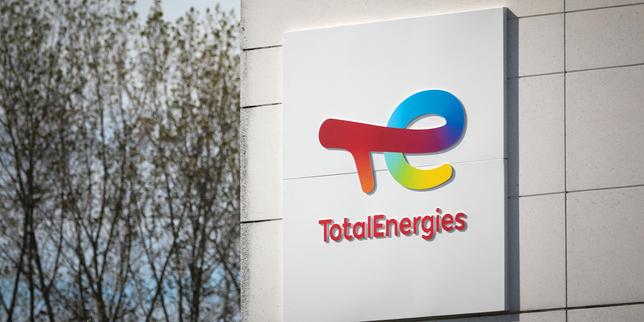TotalEnergies: profitto netto in calo del 17 % nel 2025, ma il gas riduce l’impatto della caduta dei prezzi del barile