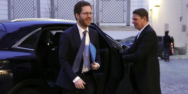 Occupazione pubblica cresce del 0,6 % grazie a 35.900 contratti contrattuali nel 2024